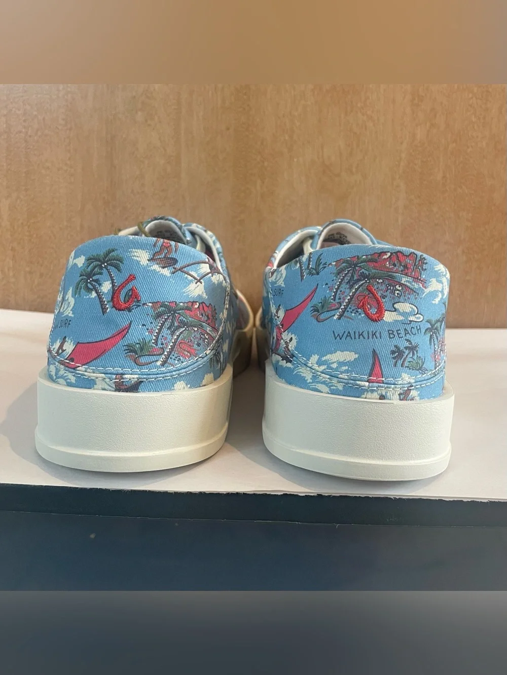 OluKai x Kahala Tradewind Ocean Spray Outrigger Mens US 11.5 Beach Hawaii Shoes